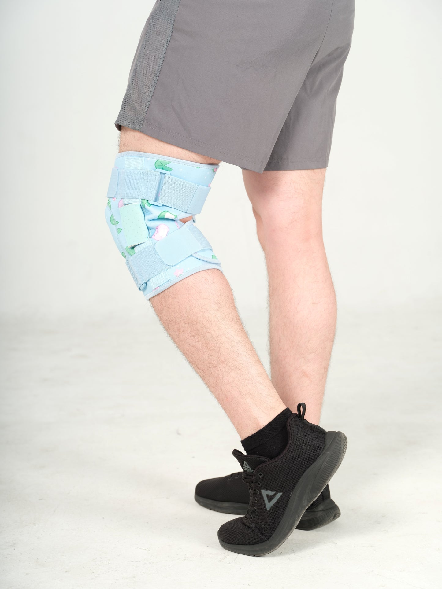 Frog Knee Brace (Pre-Order | September Arrivals)